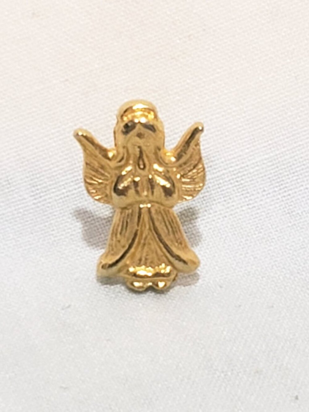 Angel Praying Lapel Pin Gold tone 1/2" Christian Religious